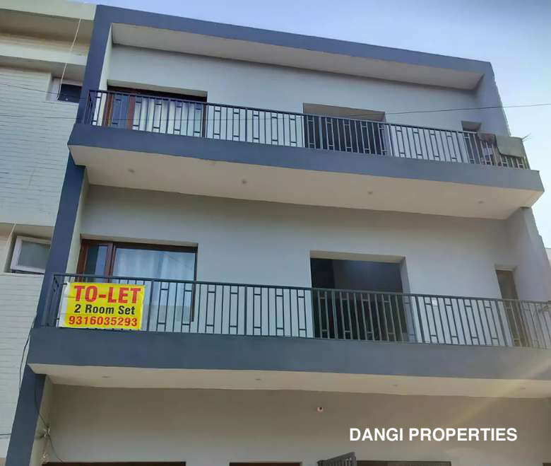 2 Bds – 1 Ba – 1800 ft2